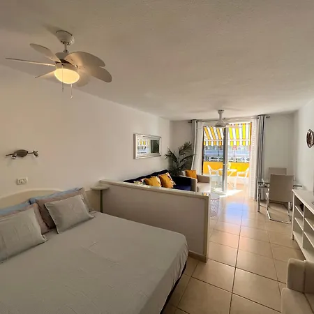 Seaview Modern Studio Apartment *